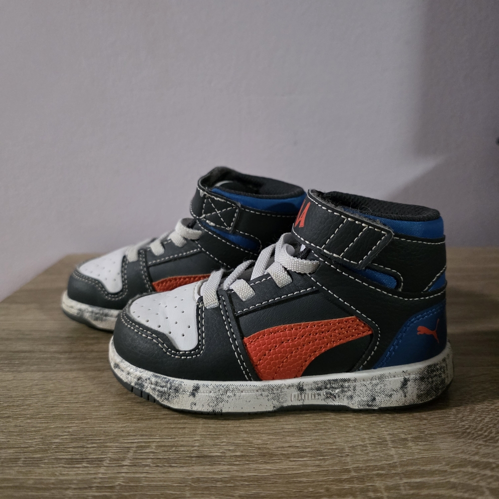Puma Kids Sneakers - Grey, Orange, and Blue